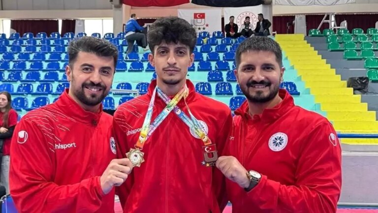 can-ahmet-baglar-taekwondo-turkiye-sampiyonasinda-bronz-madalyanin-sahibi-oldu-7Ec3dGIT.jpg