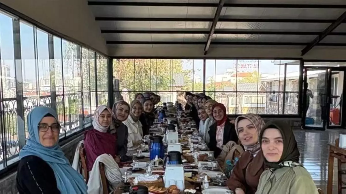 afyonkarahisarda genc kiz ogrencilere yonelik kahvalti programi duzenlendi mUrISMgP.jpg