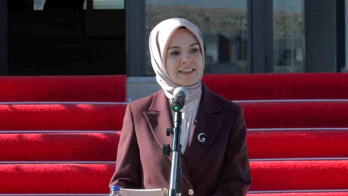 bakan goktas kayseriye geliyor AOWSiuc5.jpg