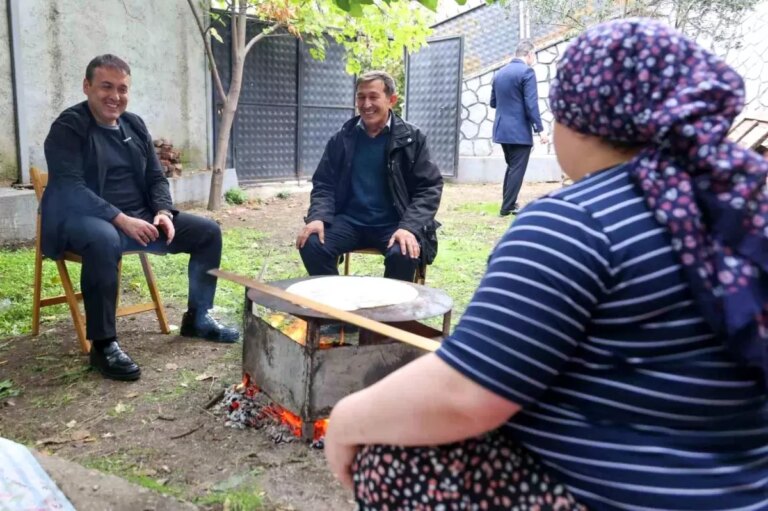 bilecik valisi faik oktay sozer kuplu koyunde vatandaslarla bulustu F8cyQHTx.jpg