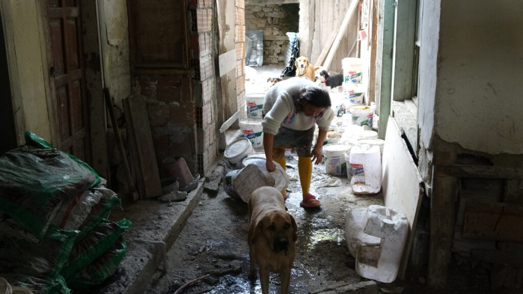 burdurda ev sahibiyle kiracinin copluge donmus bahce kavgasi 4p3ipgcp.jpg