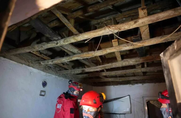 denizlide dugun hazirligi sirasinda tavan coktu 6 yarali 3atu1zDa.jpg