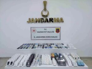 gaziantepte kacak elektronik urun operasyonu 1975000 tl degerinde urun ele gecirildi Abhzsmc4.jpg