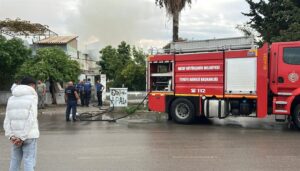 mustakil ev alevler icinde kaldi FpkujGRf.jpg