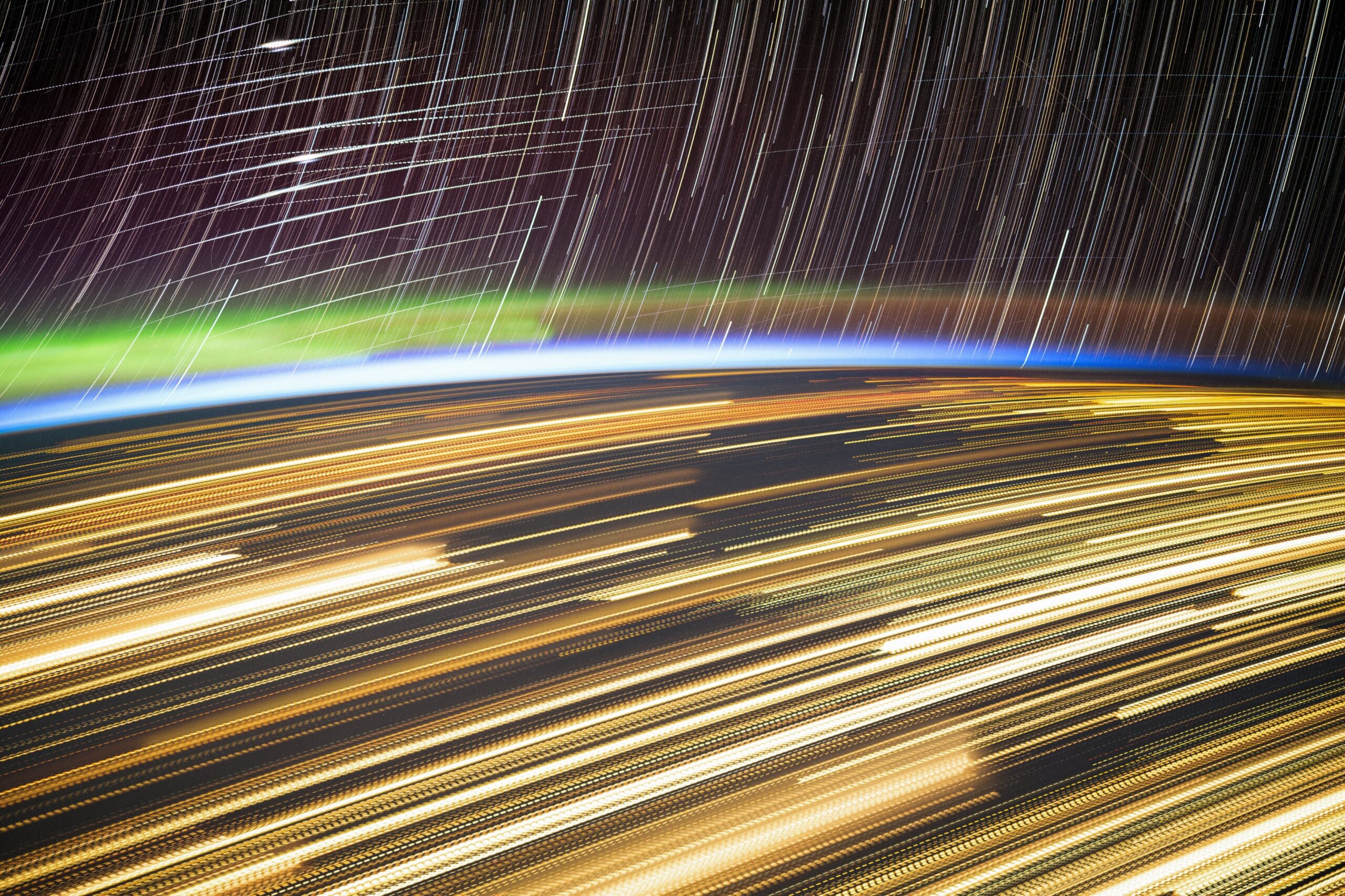 nasa astronotundan etkileyici video starlink uydulari ve yesil auroralar YABzCkbe.jpg