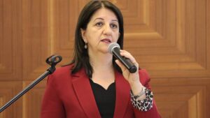 pervin buldandan ocalanin medya diline dair elestirileri var sozlerine aciklama sansur veya baska bir sey kastetmedim PqIxpqcv.jpg