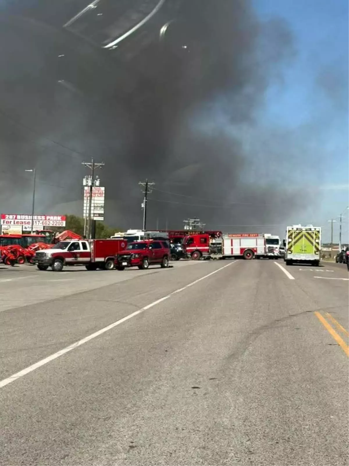 teksasta kucuk ucak park alanina dustu 2 olu 4pQkzkdn.jpg