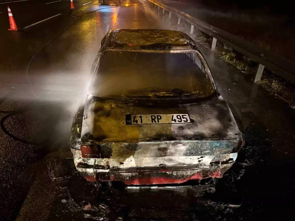 tem otoyolunda yangin bir otomobil kul oldu tDp5uMOj.jpg