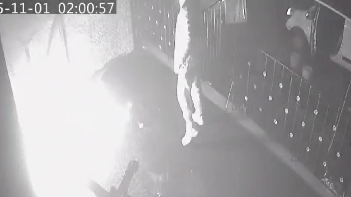 istanbulda kadini darbedilmekten kurtaran esnafin dukkanini atese verdi buynttIj.jpg