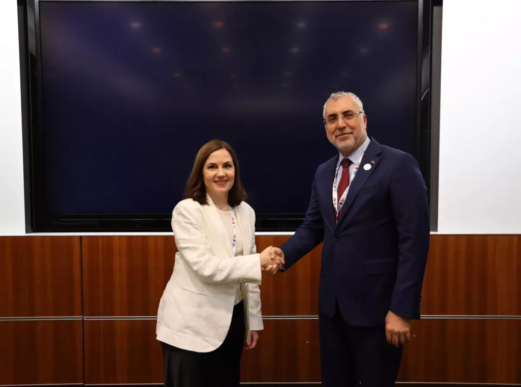 vedat isikhan katarda finlandiya sosyal guvenlik bakani ile gorustu yqRbzJ9z.jpg