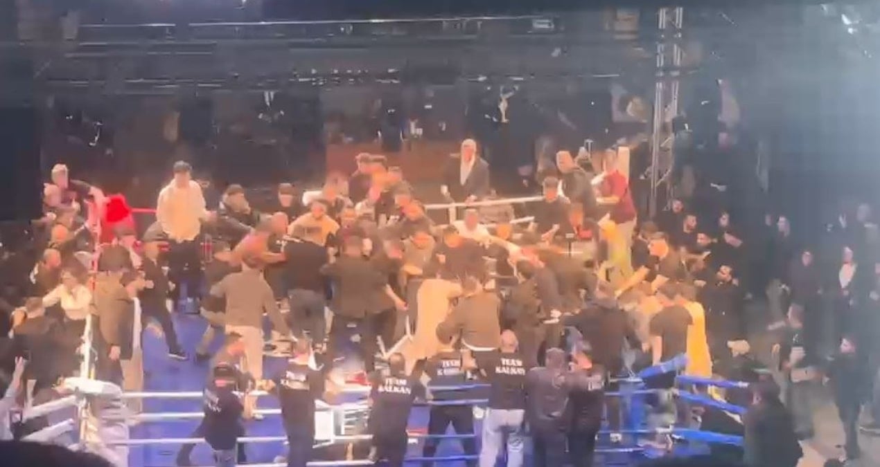 Türk ve Rus Boksörlerin Maçında Şiddetli Kavga Çıktı