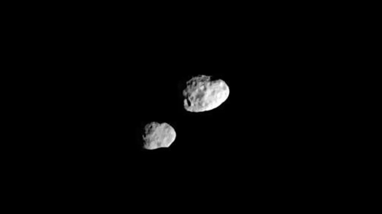 Güneş Sistemi’nin İlginç İkili Uyduları: Çarpışmadan Yer Değiştiren Janus ve Epimetheus